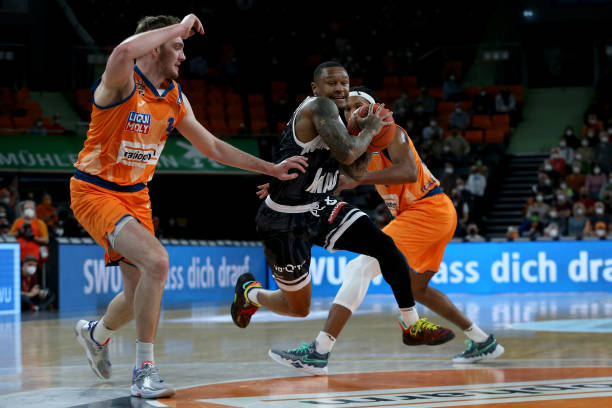 拉涅利在采 拉涅利在采